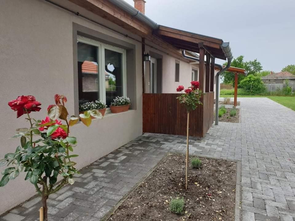 Kajari Apartmanhaz Balatonfokajar ภายนอก รูปภาพ