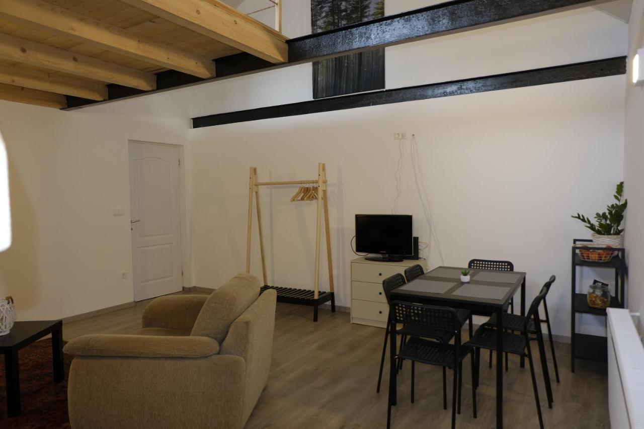 Kajari Apartmanhaz Balatonfokajar ภายนอก รูปภาพ