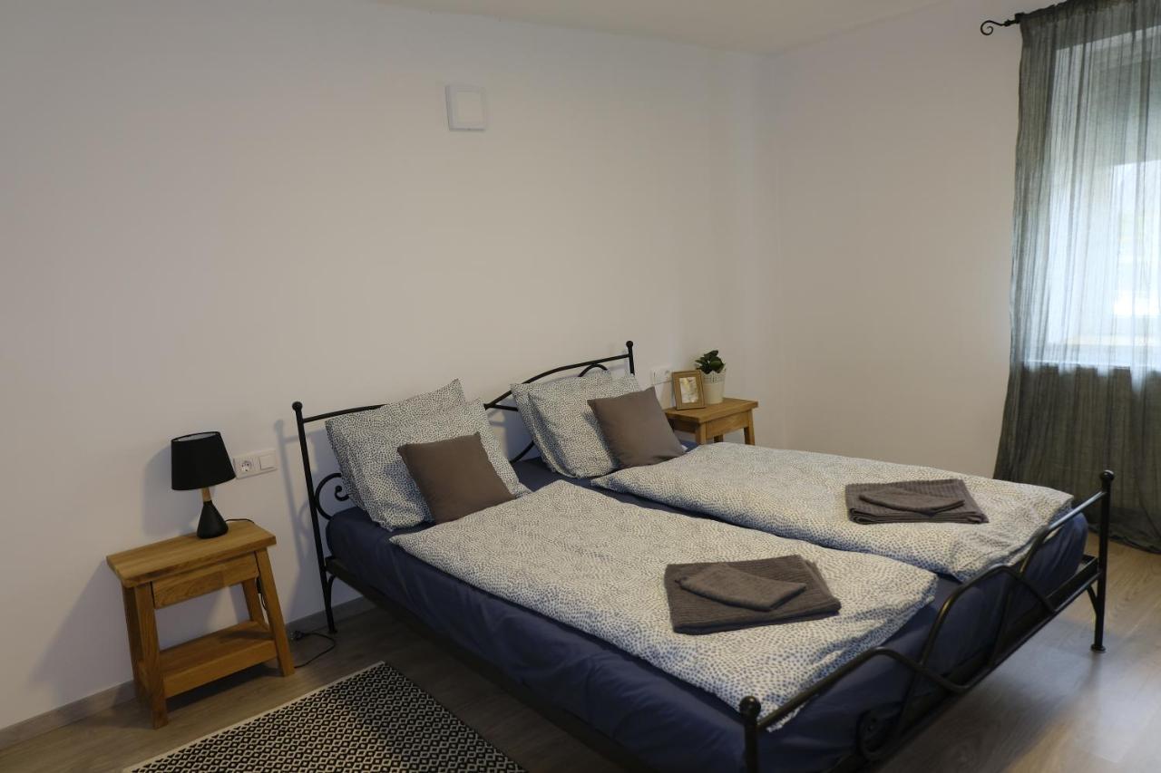 Kajari Apartmanhaz Balatonfokajar ภายนอก รูปภาพ